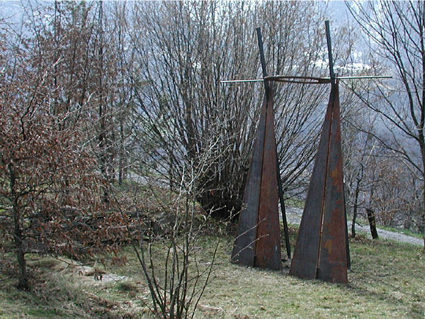 vincenzo baviera: skulpturengarten schrändli, hasliberg reuti: mehrfachpendel
